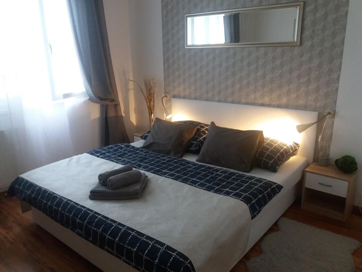 Apartment 3Kk De Luxe Бероун Екстериор снимка